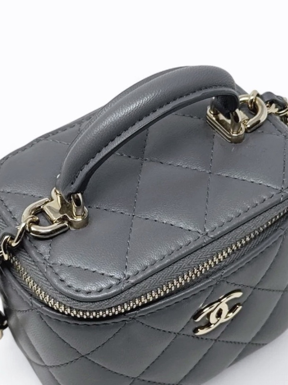 Chanel Mini Vanity Bag - Picture 14 of 14